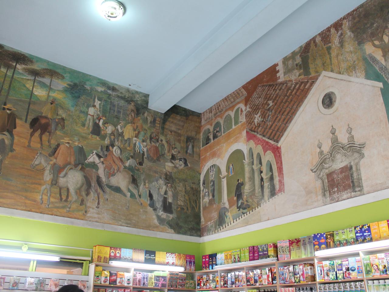 Imagen del monumento &amp;quot;Historia de la Medicina y Farmacología en Chile&amp;quot;