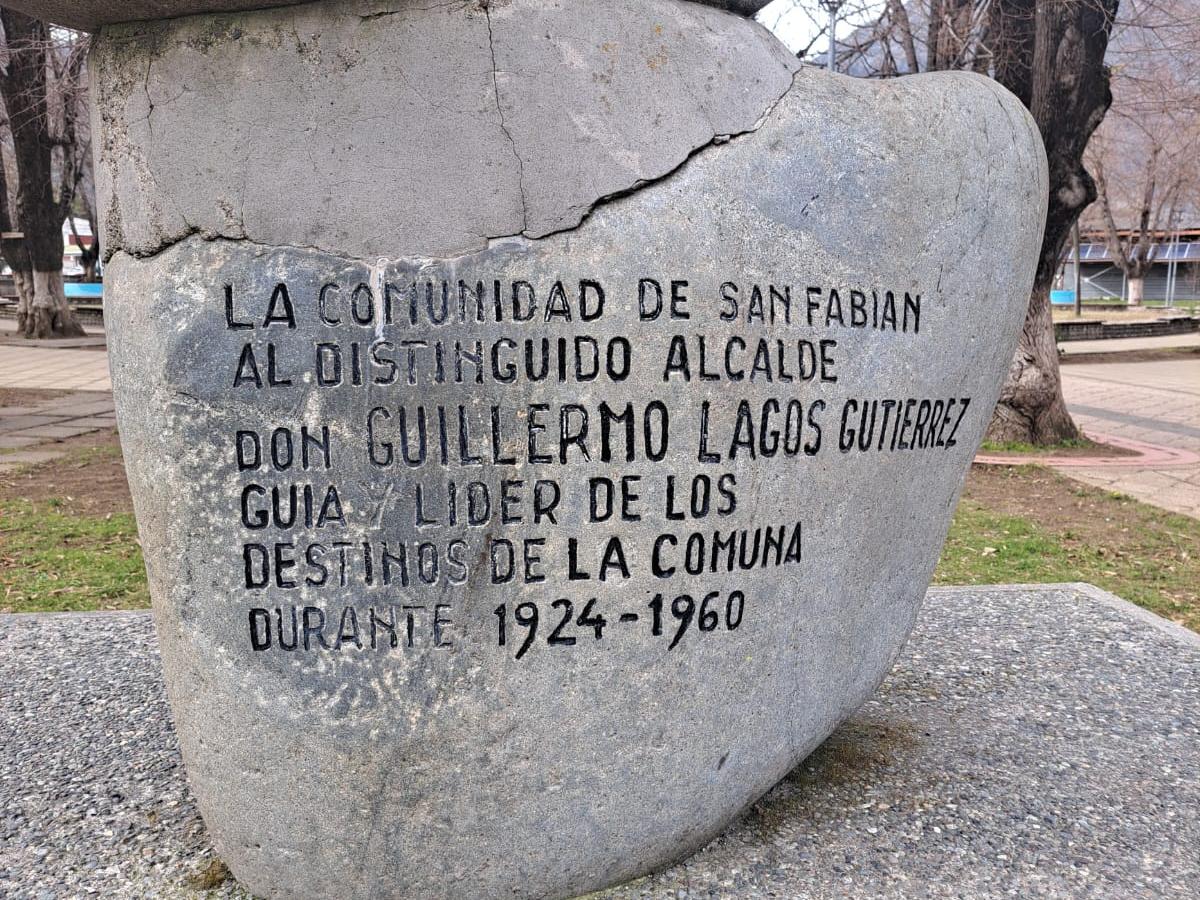 Imagen del monumento Homenaje al ex Alcalde Guillermo Lagos