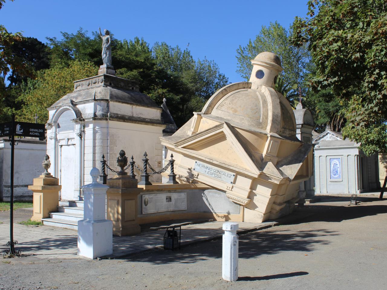 Imagen del monumento Mausoleo de Herminio González del Cementerio General de Concepción