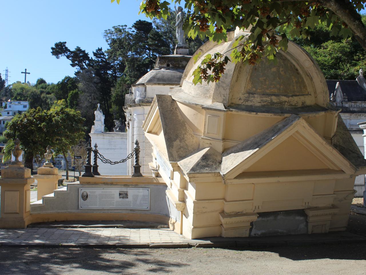 Imagen del monumento Mausoleo de Herminio González del Cementerio General de Concepción