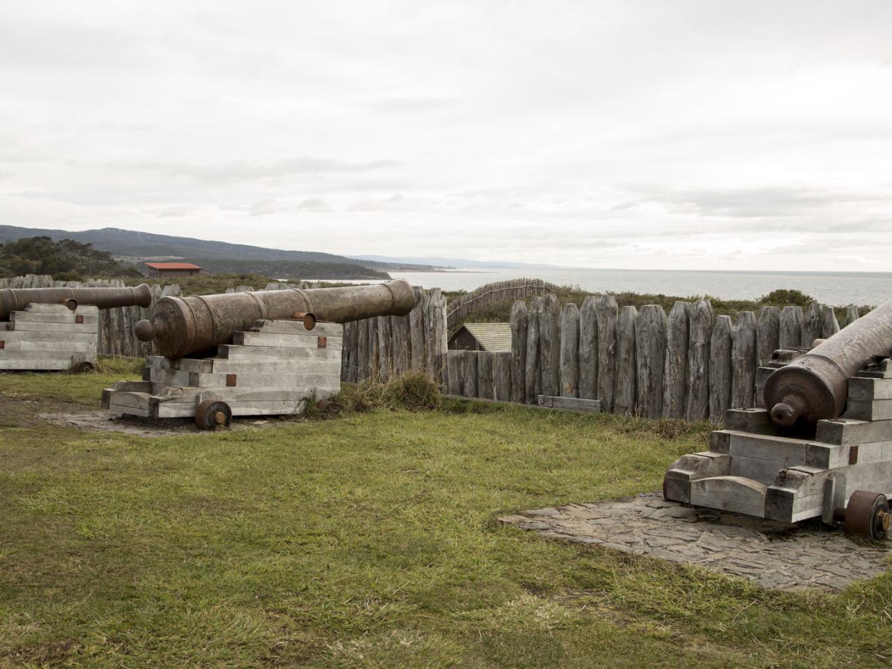 Imagen del monumento Fuerte Bulnes y toda la península denominada Punta Santa Ana