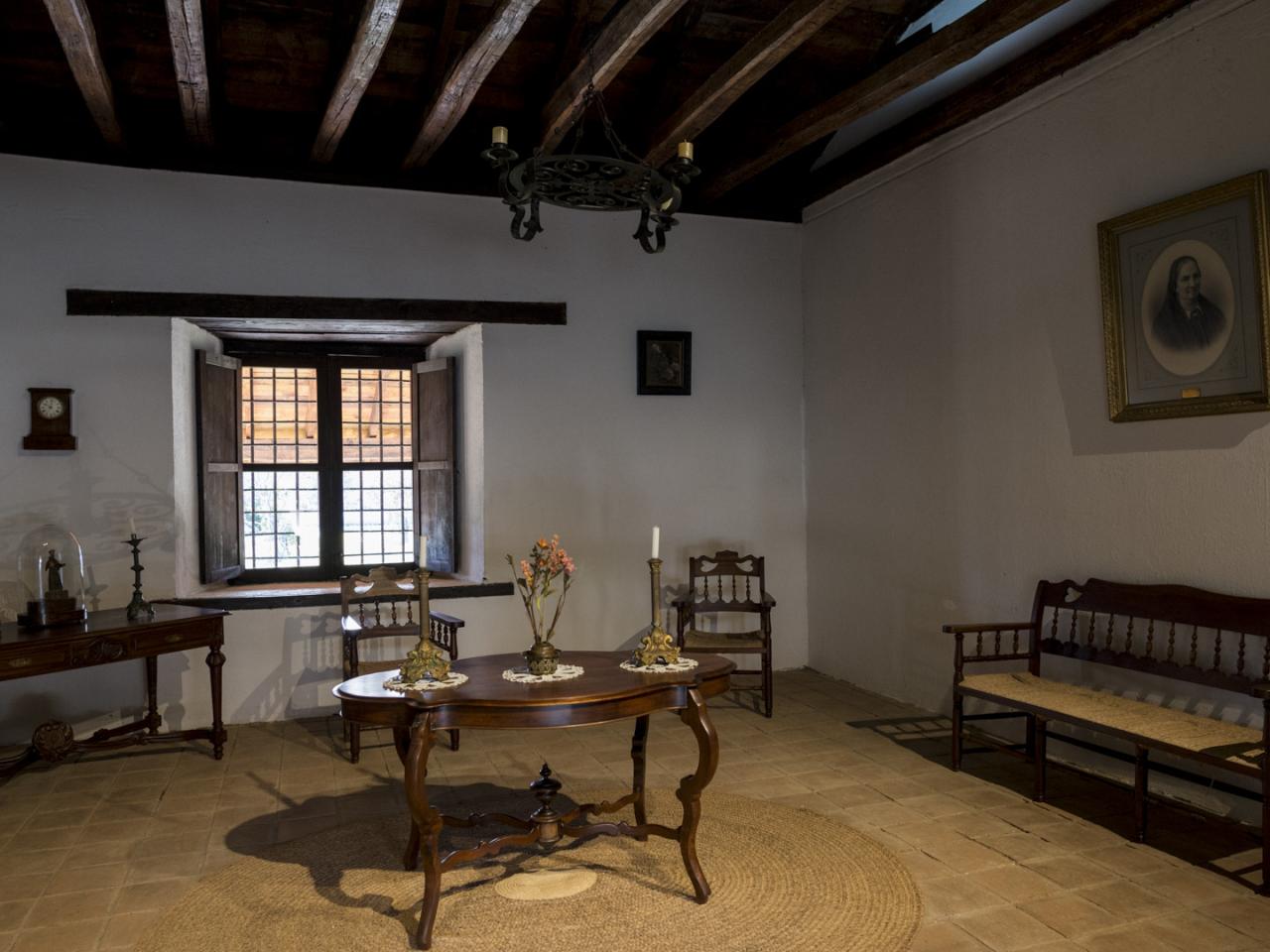 Imagen del monumento Casa donde nació Arturo Prat y terrenos adyacentes