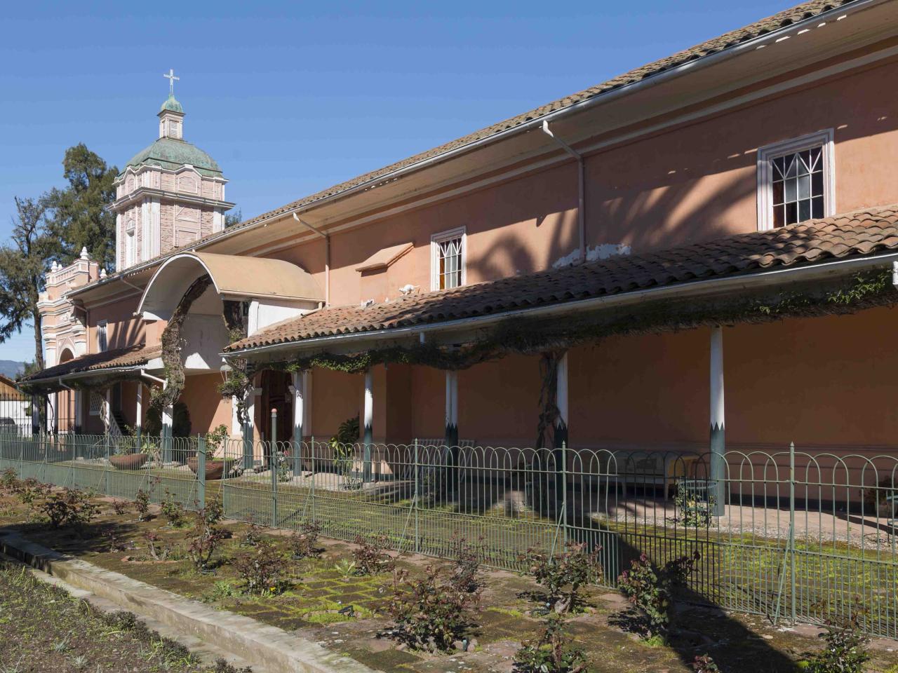 Imagen del monumento Casa Patronal, Capilla y dependencias contiguas de la Hacienda San José del Carmen El Huique
