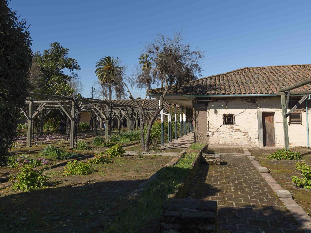 Imagen del monumento Casa Patronal, Capilla y dependencias contiguas de la Hacienda San José del Carmen El Huique