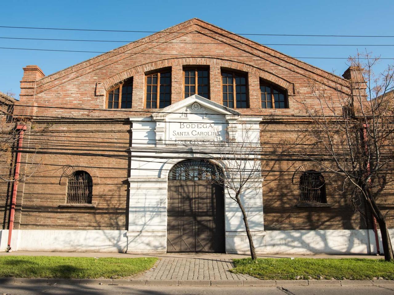 Imagen del monumento Las Bodegas de la viña Santa Carolina