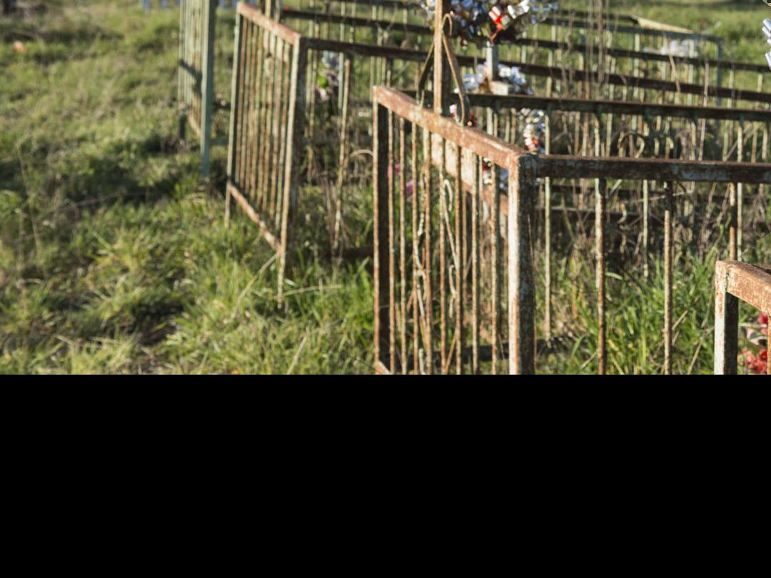 Imagen del monumento Nguillatuwe, menoko y cementerio del complejo ceremonial y religioso mapuche de Monopaine