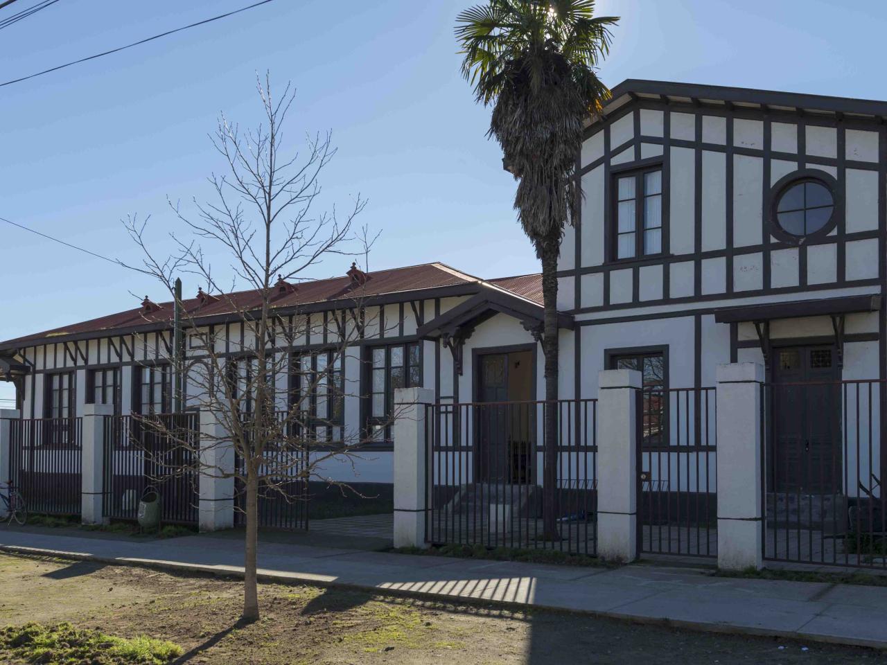 Imagen del monumento Escuela básica de Peralillo