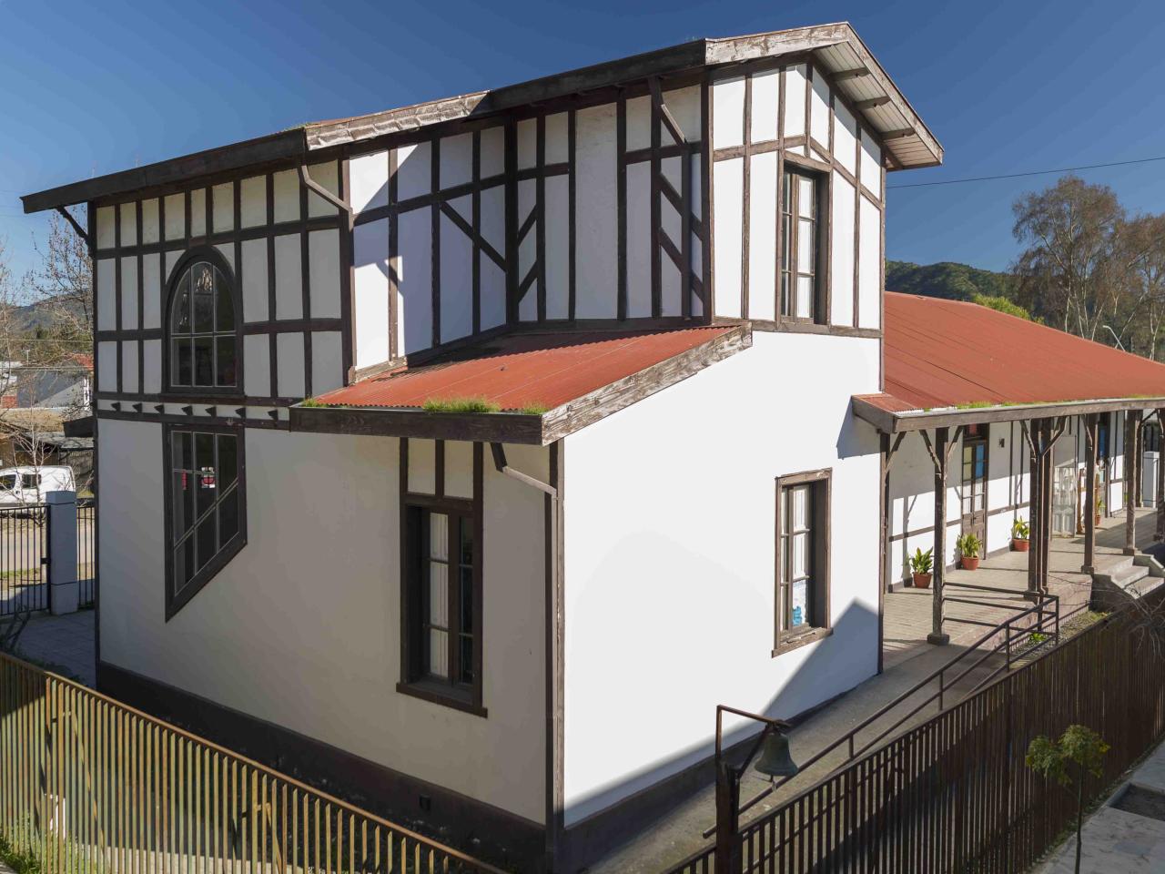 Imagen del monumento Escuela básica de Peralillo