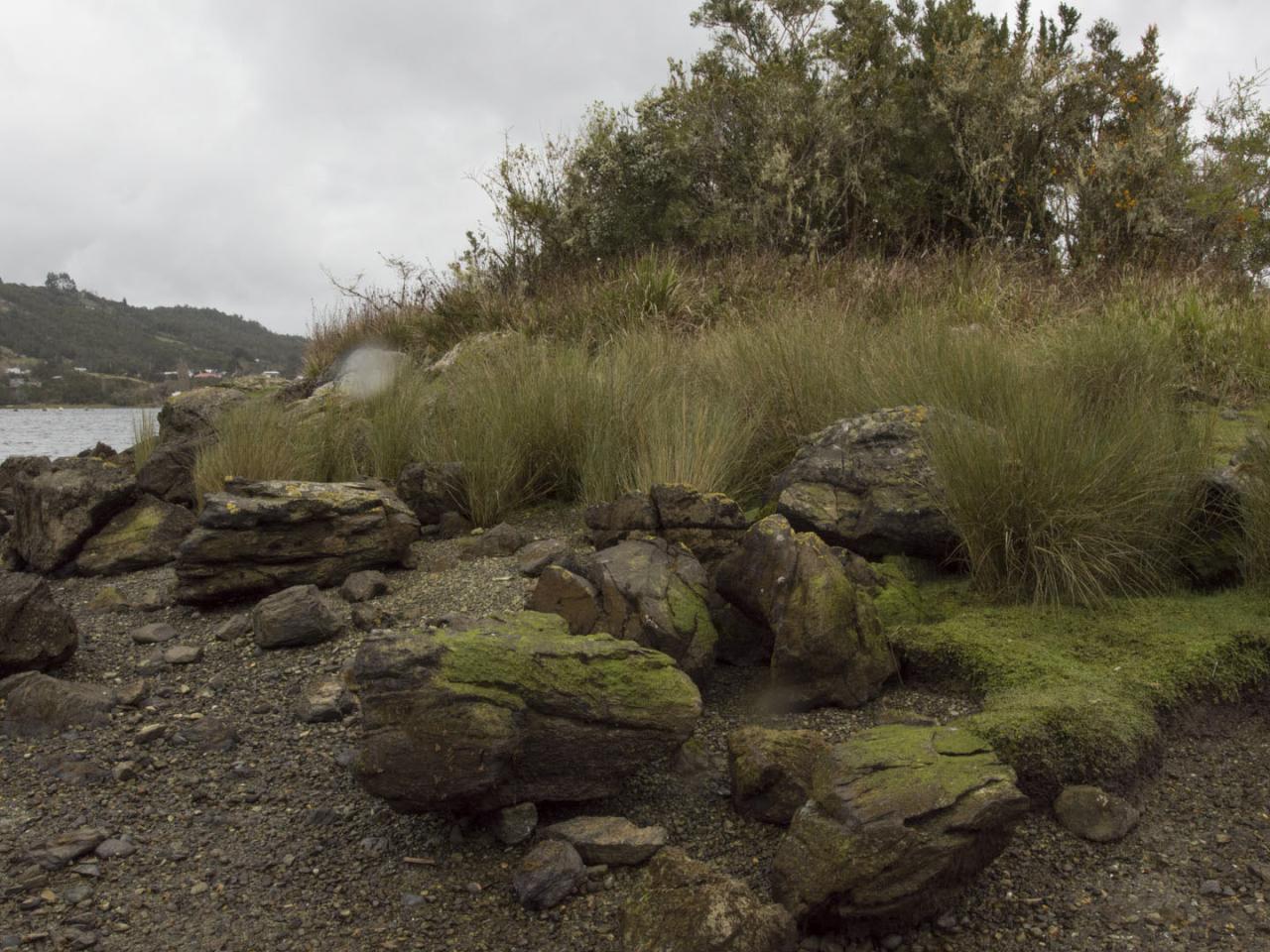 Imagen del monumento Corrales de Pesca y Conchales Arqueológicos ubicados en la Isla Chala