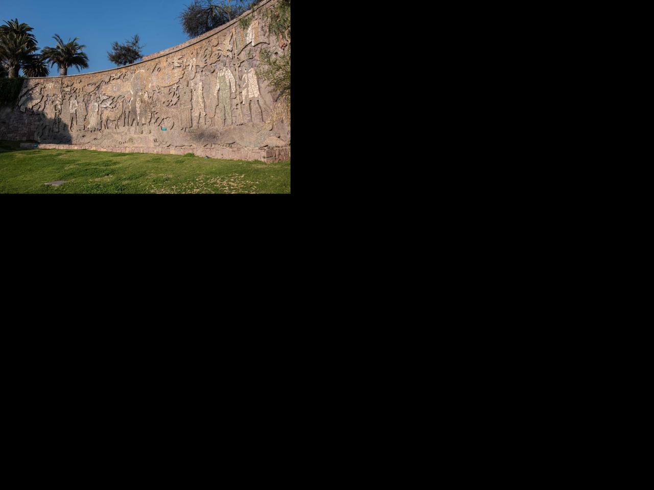 Imagen del monumento Mural obra de María Martner y de Juan O´Gorman del Balneario Tupahue