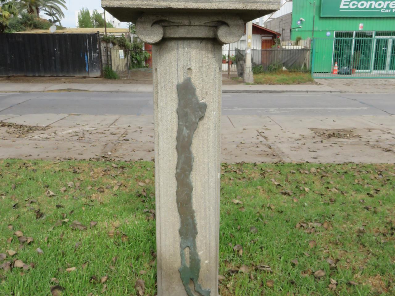 Imagen del monumento Libro de Bronce