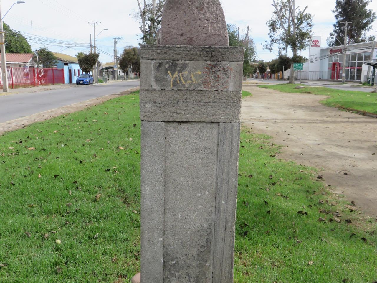 Imagen del monumento Roberto Flores
