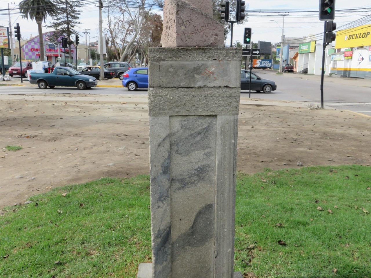 Imagen del monumento Roberto Flores