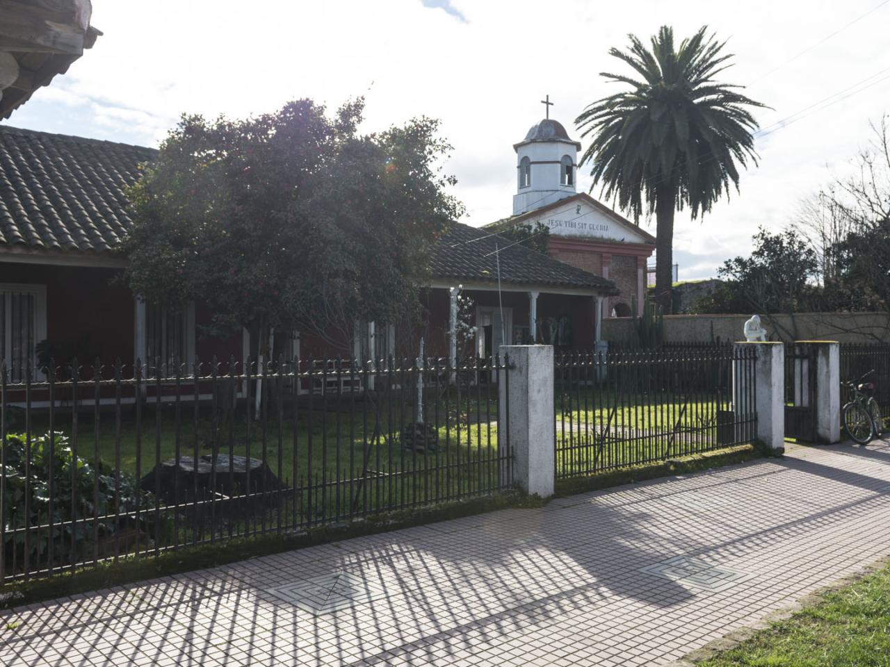 Imagen del monumento Entorno al Templo Parroquial del Niño Jesús de Villa Alegre