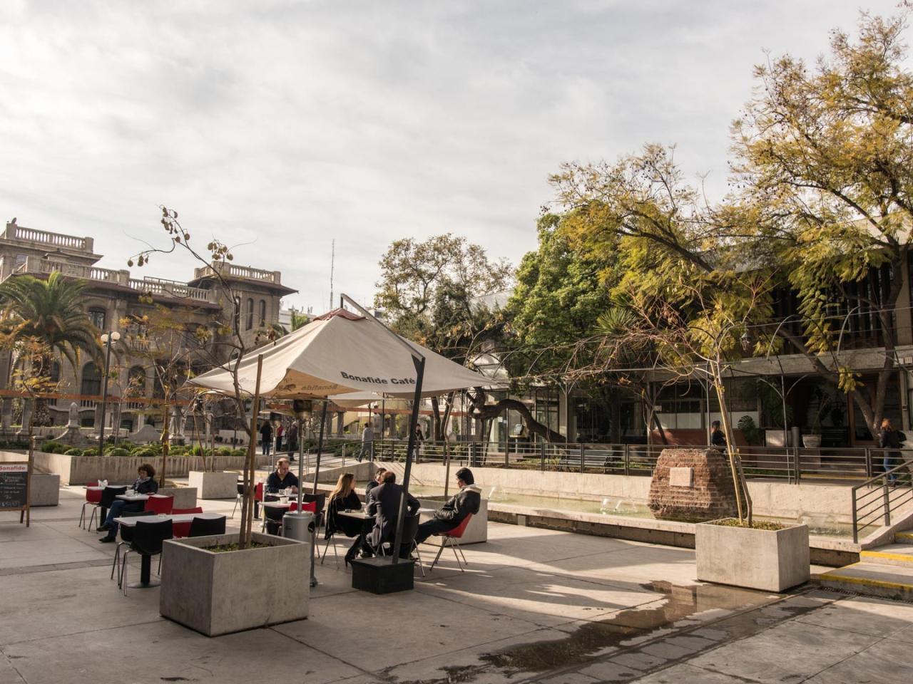 Imagen del monumento Área que señala ubicado en Avenida Pedro de Valdivia con Avenida Eliodoro Yáñez