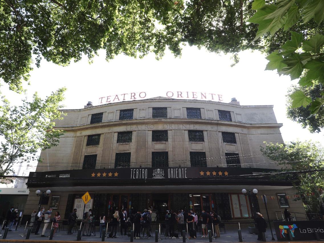 Imagen de Ministra de las Culturas declara el Teatro Oriente como Monumento Nacional Histórico