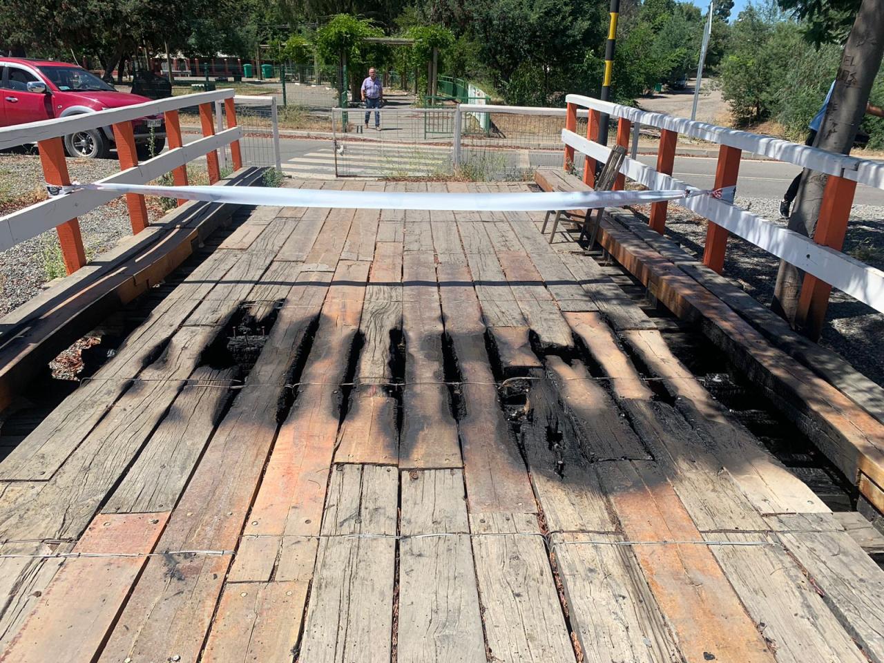 Imagen de Incendio en Puente Confluencia: Consejo de Monumentos llama a restringir el tránsito