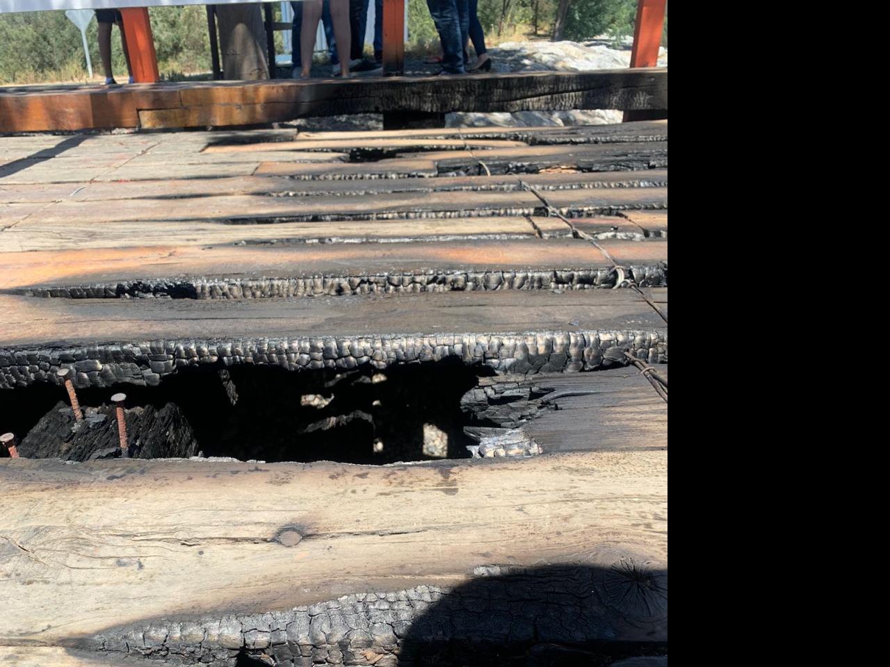 Imagen de Incendio en Puente Confluencia: Consejo de Monumentos llama a restringir el tránsito