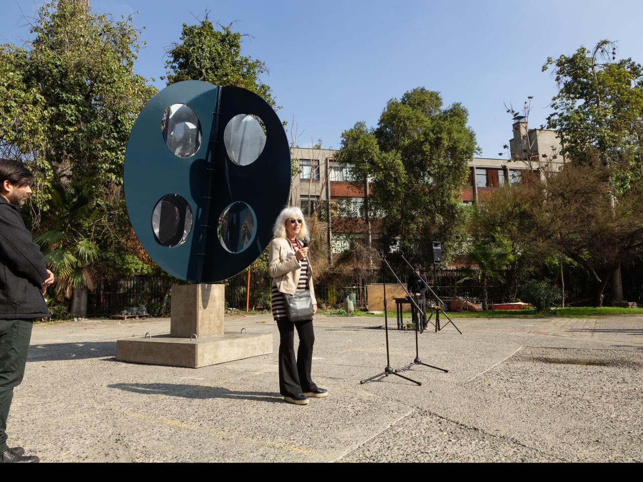Imagen de Escultura “El cuarto mundo” vuelve a su lugar en el GAM