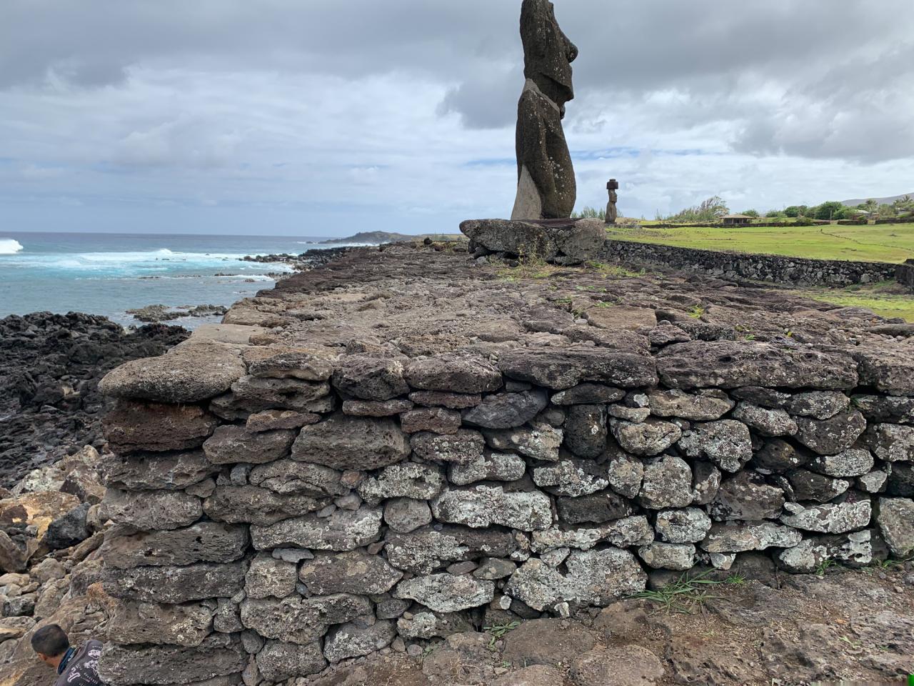 Imagen de A paso firme avanzan las obras para proteger Ahu Vai Uri, en Rapa Nui, impulsadas por el CMN