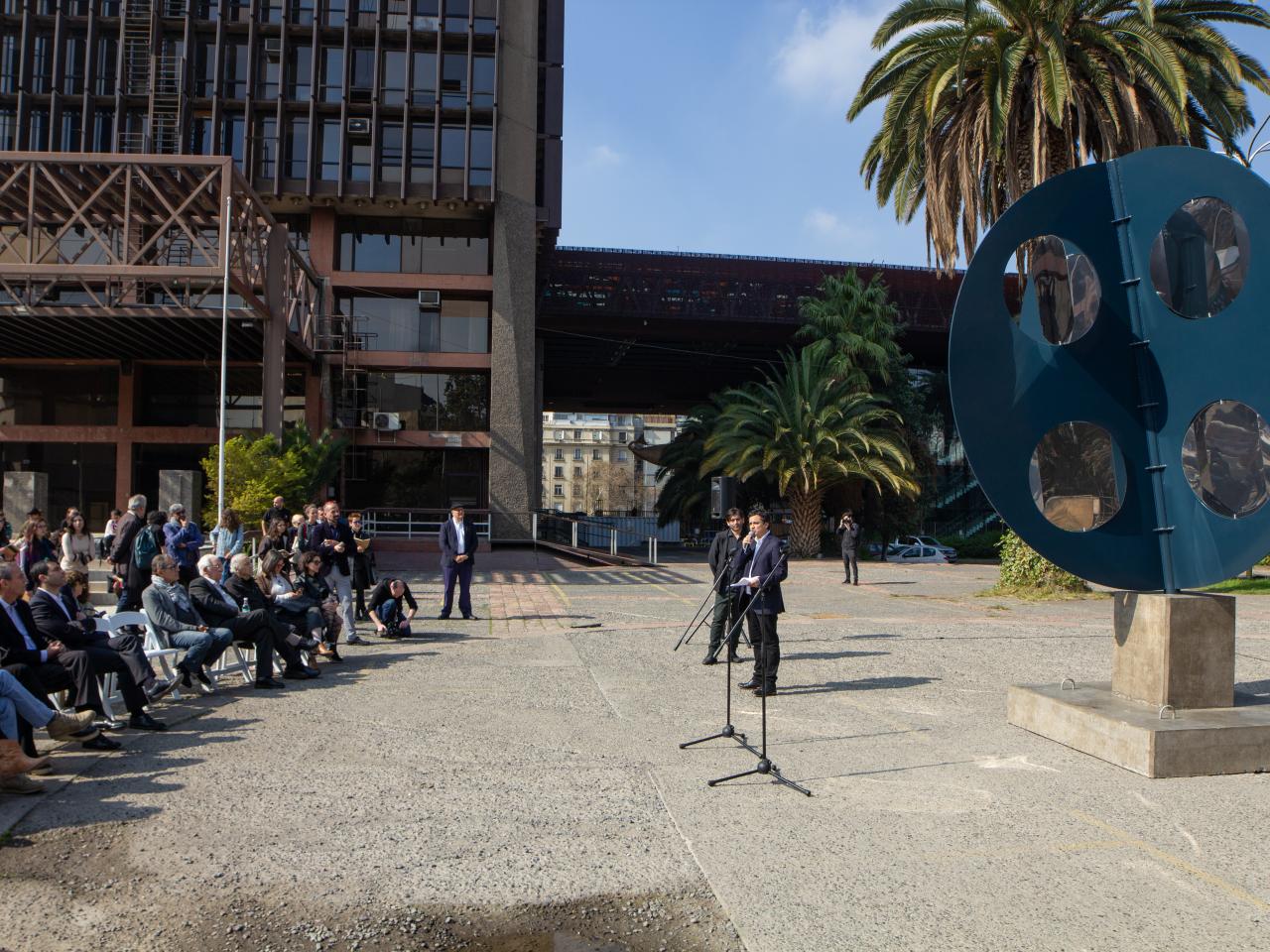 Imagen de Escultura “El cuarto mundo” vuelve a su lugar en el GAM