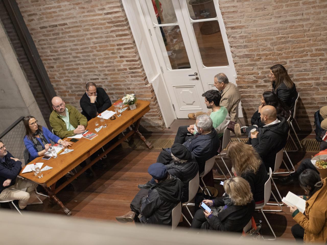 Imagen de Universidad Alberto Hurtado presenta libro sobre la hidroelectridad y su impacto en la sociedad en Chile