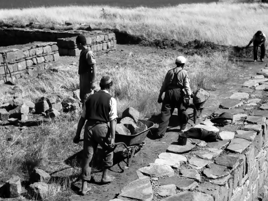 Imagen de  Obra del investigador suizo Roberto Montandon: Exposición fotográfica: El Pasado Presente