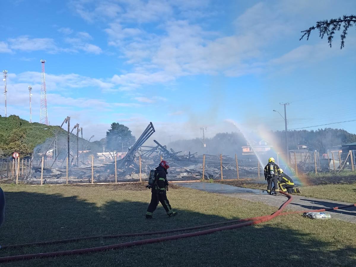 Imagen de Incendio causó pérdida total en Monumento Histórico Iglesia de la Candelaria de Carelmapu