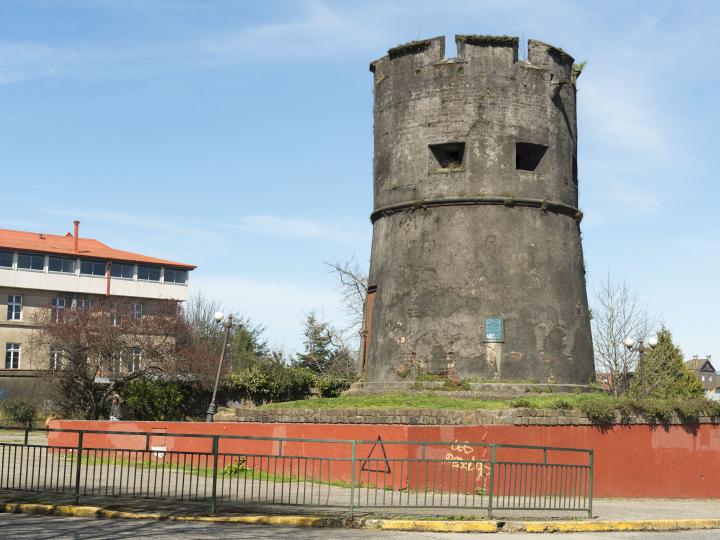 Vista panorámica del Monumento Histórico Torreón de Los Canelos.