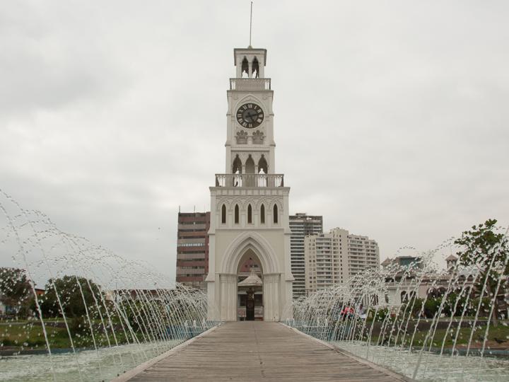 Imagen del monumento Torre-reloj de la Plaza Prat de Iquique