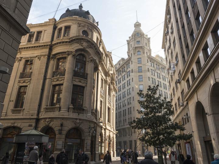 Imagen del monumento Sector de las calles Nueva York, La Bolsa y Club de la Unión, incluyendo la casa central de la Universidad de Chile