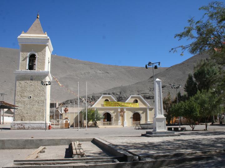 Imagen del monumento Iglesia y campanario del pueblo de Tarapacá