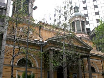 Imagen del monumento Iglesia Las Agustinas y la construcción anexa que es parte del antiguo convento