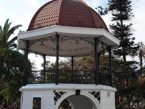 Imagen del monumento Kiosco de retreta, ubicado en la Plaza Colón