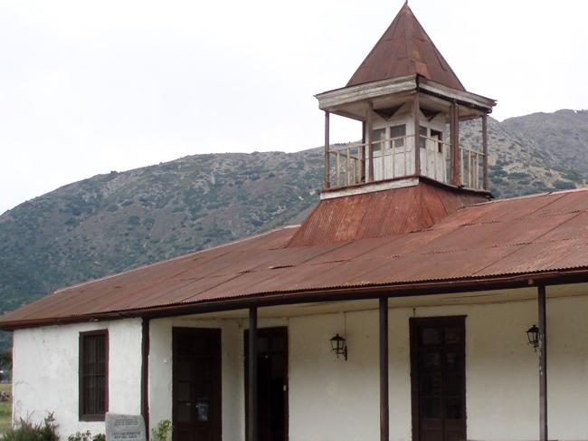 Imagen del monumento Capilla y casa del ex Fundo El Manzano.