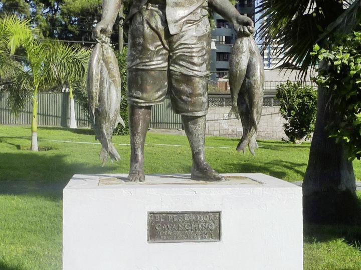 Imagen del monumento Al Pescador Artesanal Cavanchino