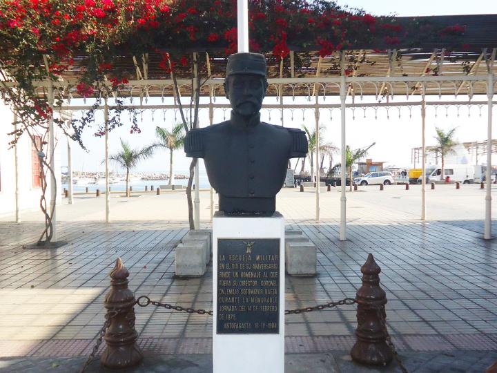Imagen del monumento Emilio Sotomayor Baeza
