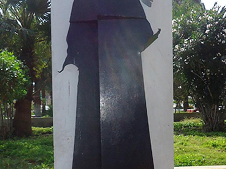 Imagen del monumento Padre Alberto Hurtado