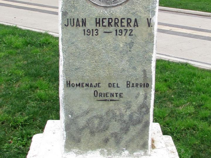 Imagen del monumento Juan Herrera V.