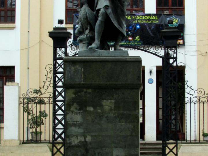 Imagen del monumento Abate Molina