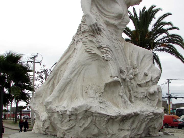 Imagen del monumento Madre Tierra