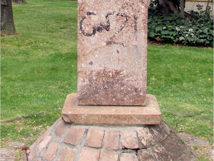 Imagen del monumento Hno. Arturo Izco