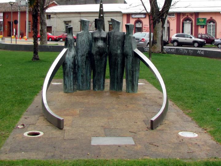 Imagen del monumento Hombre y EspueLa: Tradición y Cultura De La Comuna De Linares