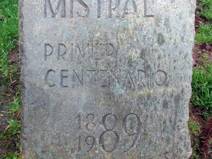 Imagen del monumento GabrieLa Mistral