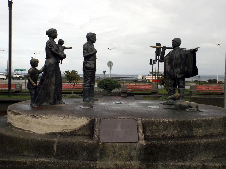 Imagen del monumento A Los Inmigrantes Alemanes