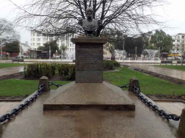 Imagen del monumento Arturo Prat Chacón