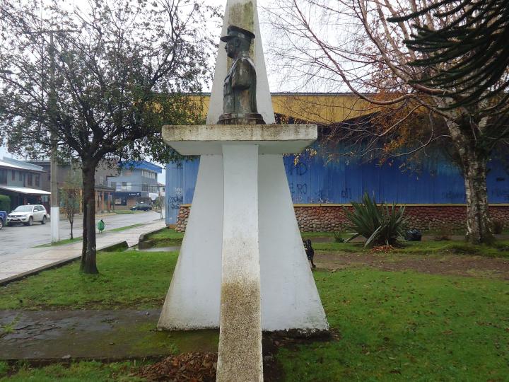 Imagen del monumento Arturo Merino Benítez