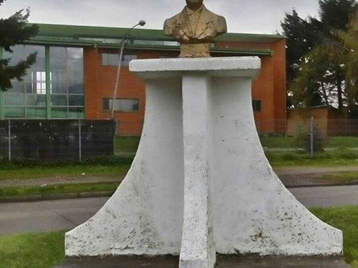 Imagen del monumento GabrieLa Mistral
