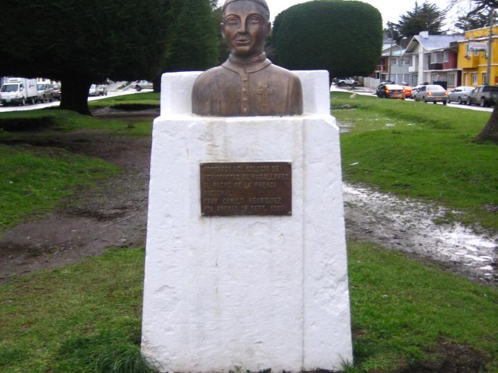Imagen del monumento Camilo Henríquez