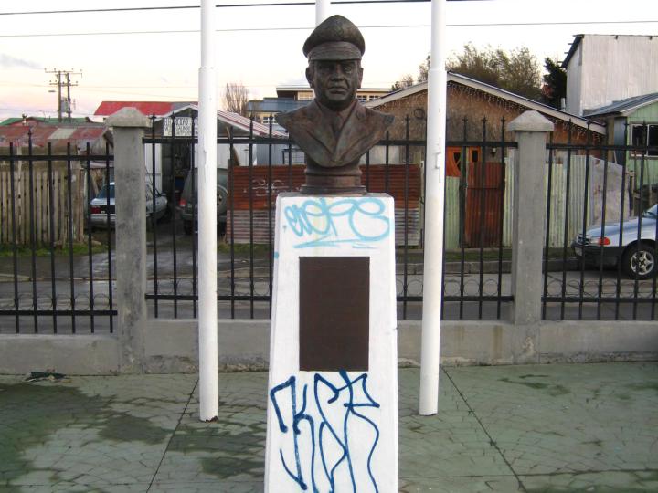 Imagen del monumento José Alejandro Bernales Ramírez